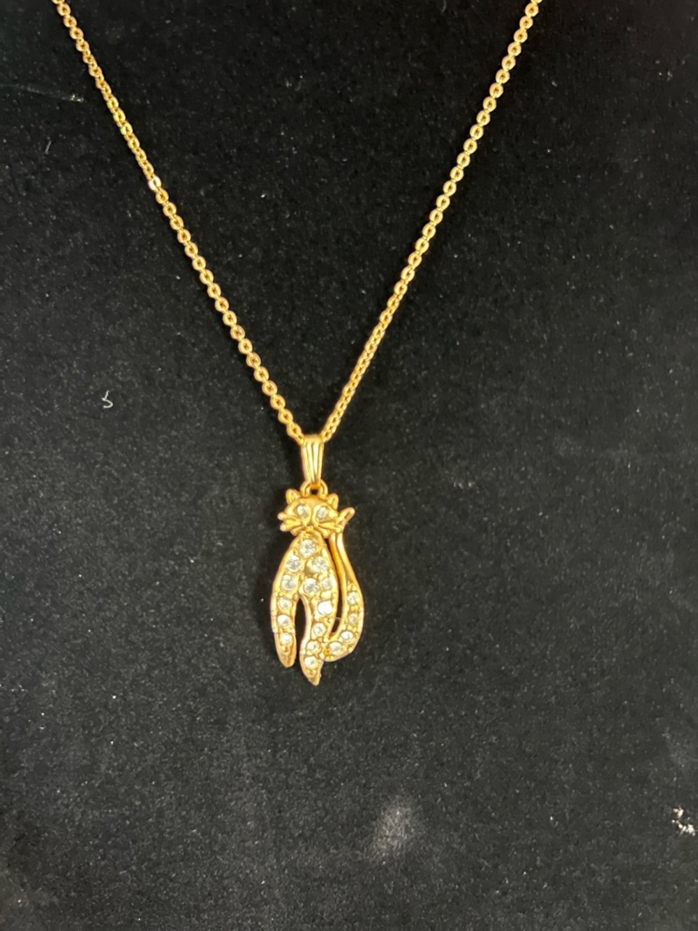 Avon Gold Cat Pendant Necklace with Clear Crystals - Picture 4 of 5